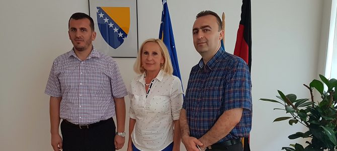 Predaja registracijskih obrazaca za Opšte izbore u BiH 2018. godine u Generalnom konzulatu BiH u Minhenu