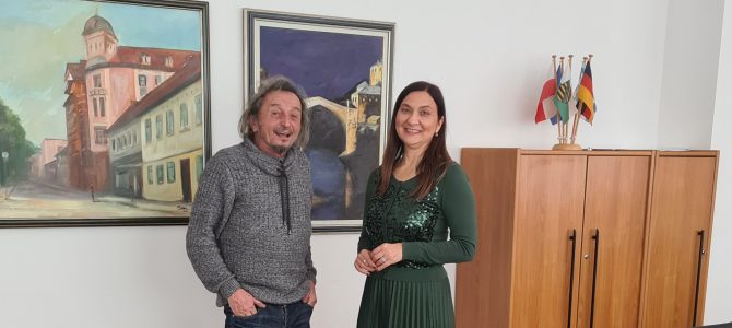 Generalna konzulica Vera Sajić razgovarala sa Milanom Mihajlovićem akademskim slikarom